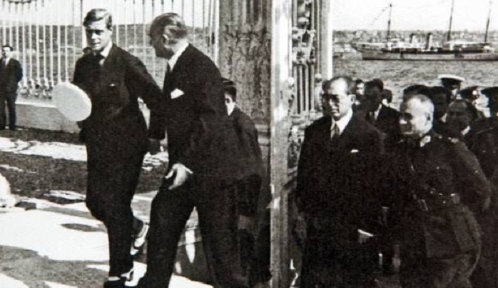 Kemal Tahir: ngilizler, Vahdettini deil Mustafa Kemali destekledi