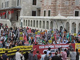 ABD saldrlar Fatih Camiinde protesto edildi