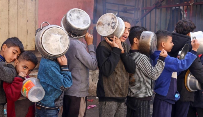 Gazzede halkn yemek zorunda kald hayvan yemleri bile tkendi