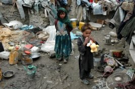 Afganistan igalle birlikte yoksullukla bouuyor