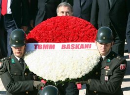 Yine de raz olmuyorlar!