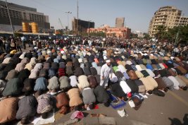 Beyazt Meydan bugn Tahrir'e karde olacak